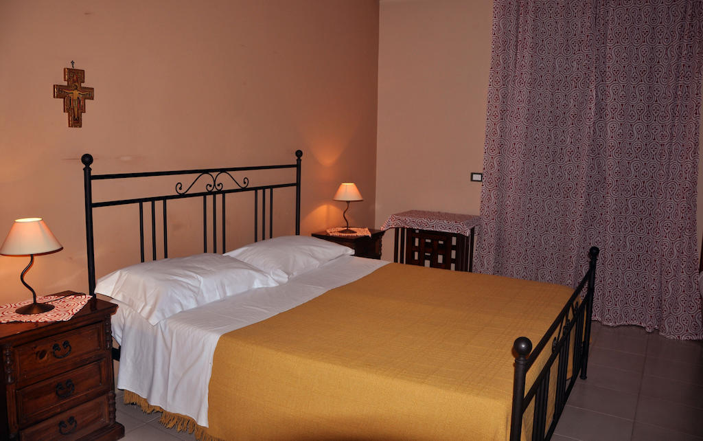 Etna Torre Del Grifo Bed and Breakfast Mascalucia Habitación foto